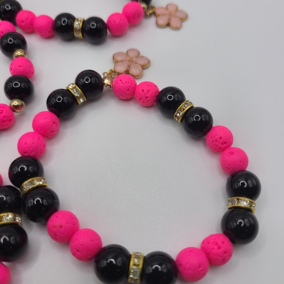 Bracelets - Picture 2 of 4